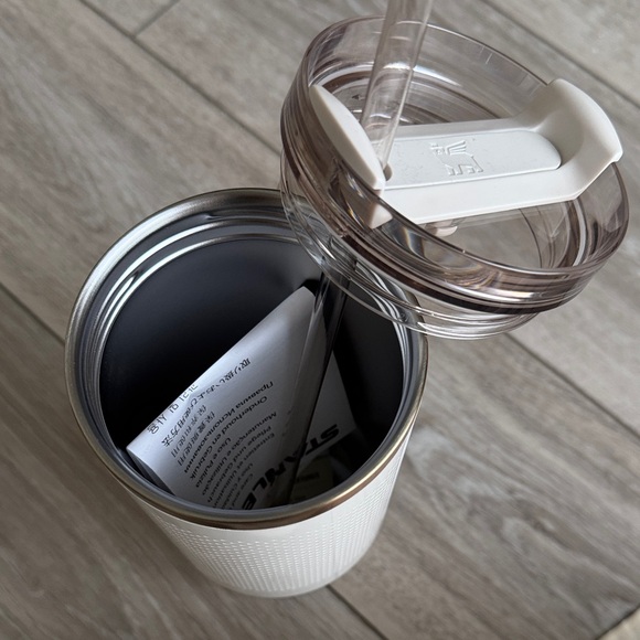 Stanley / Calia exclusive Cream Tumbler with Handle and Straw - Picture 7 of 7